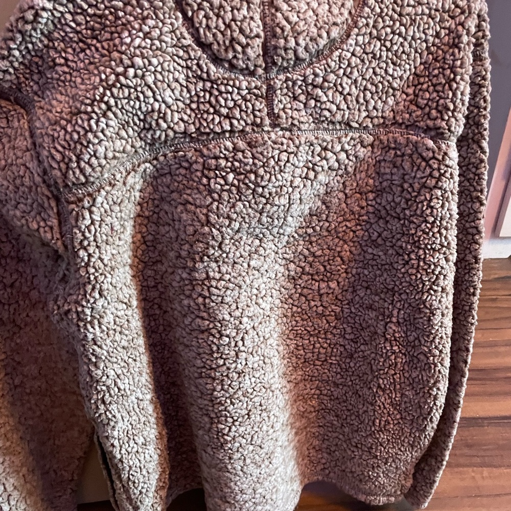 Grizzly Sherpa, size XL, tan color